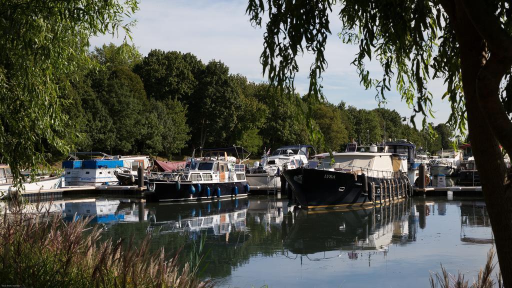 Отель Le Port De Десиз Номер фото